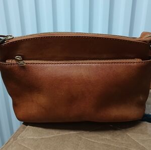 Elegant Tan Leather Shoulder Bag